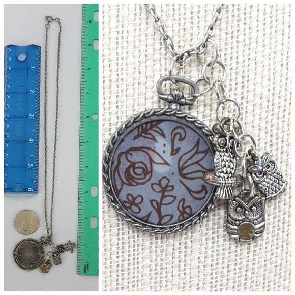 Silvertone 3 Dimensional Owls with Floral Pendent - Picture 5 of 8